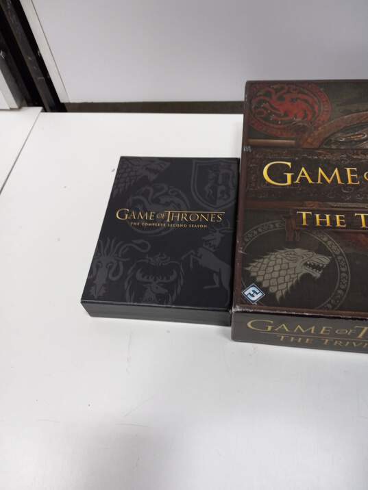 Game of Thrones Trivia Game & Complete Second Season DVD Box Set Bundle image number 3