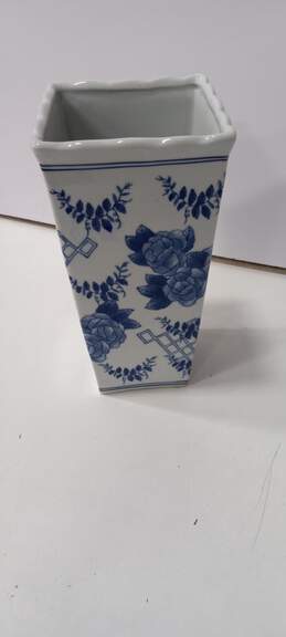 Chinoiserie Blue/White Floral Patterned Porcelain Squair Vase 12" Tall