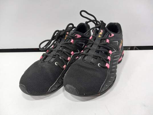 Women's Black & Pink Sneaker Shoes Size 9 image number 1