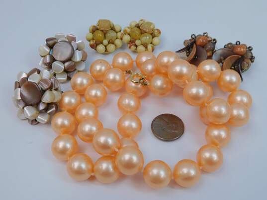 VNTG Orange Taupe Brown MOP & Faux Pearl Jewelry image number 10