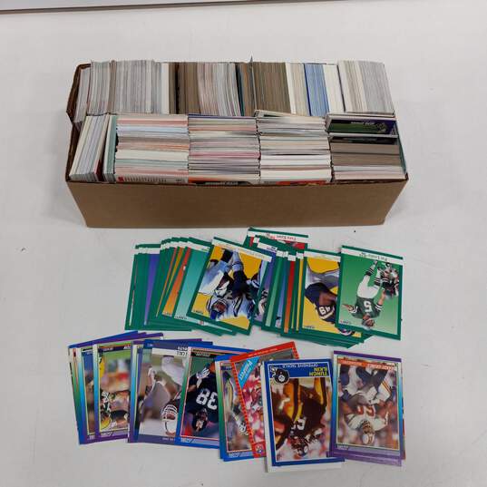11lb Lot of Assorted Sports Trading Cards image number 2