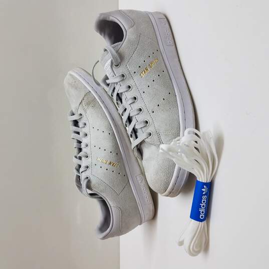directory Uitgraving rand Buy the Men's Adidas Stan Smith GX2416 Grey/Gold Suede Lowcut Sneakers Size  9.5 | GoodwillFinds