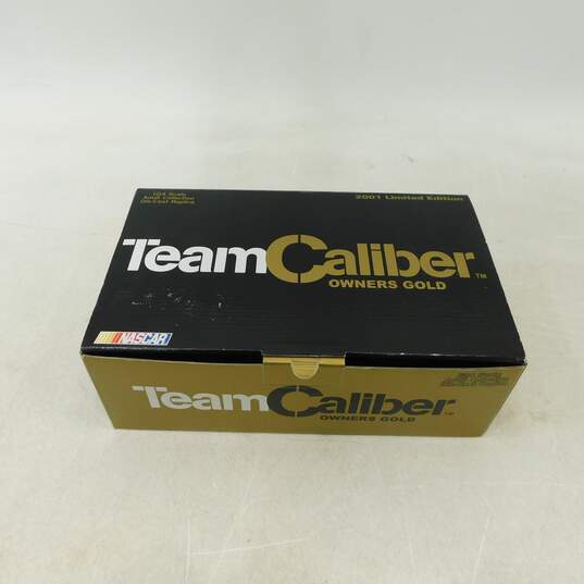 NASCAR 2001 Team Caliber Mark Martin Pfizer Owners Gold 1:24 Limited Edition image number 9