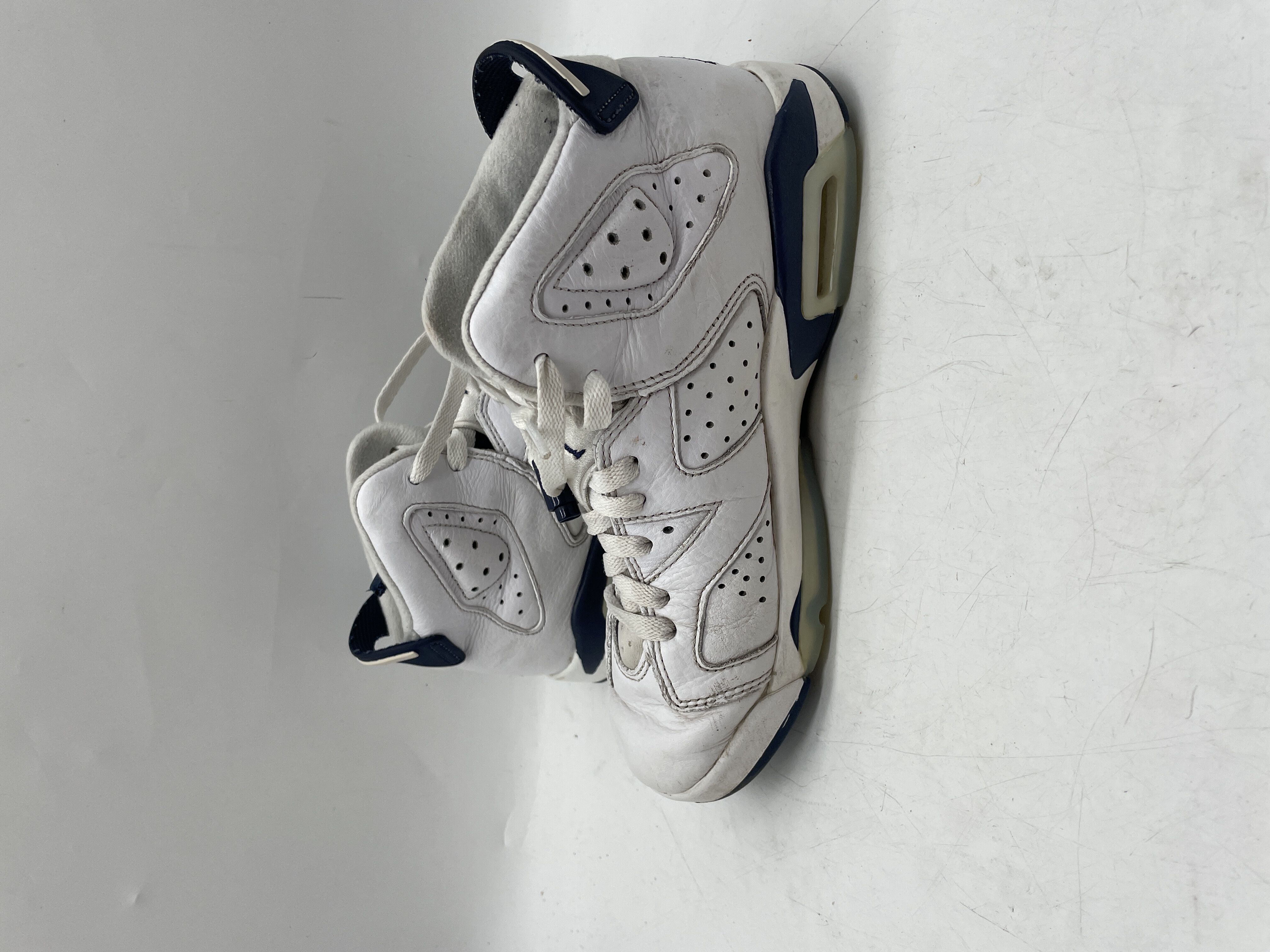 Buy the Boys Air Jordan 6 Retro 384665-141 White Blue Basketball ...