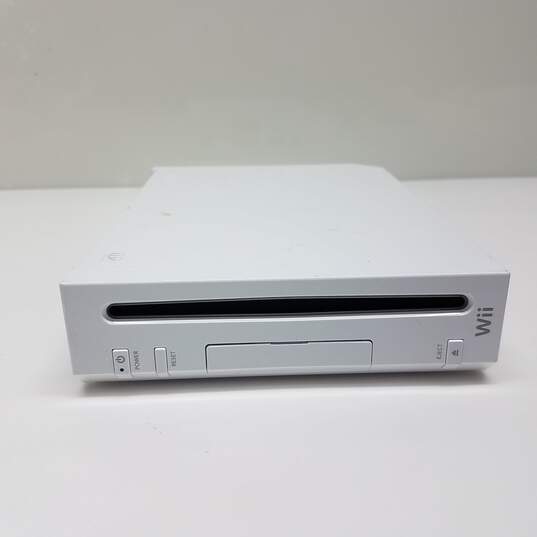 Nintendo Wii Console Lot  - Untested image number 4