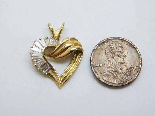 10K Yellow Gold Baguette Cut Cubic Zirconia Heart Pendant 3.3g image number 5