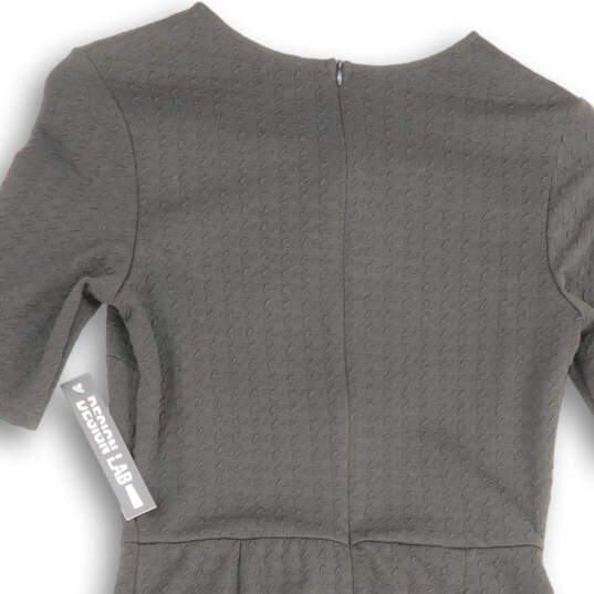 NWT Womens Gray Short Sleeve Ruffle Back Zip Mini Dress Size Medium image number 4