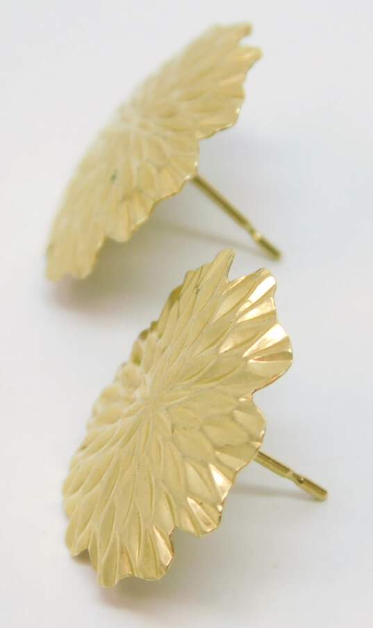 14K Gold Etched Flower Shape Post Earrings 1.3g image number 4