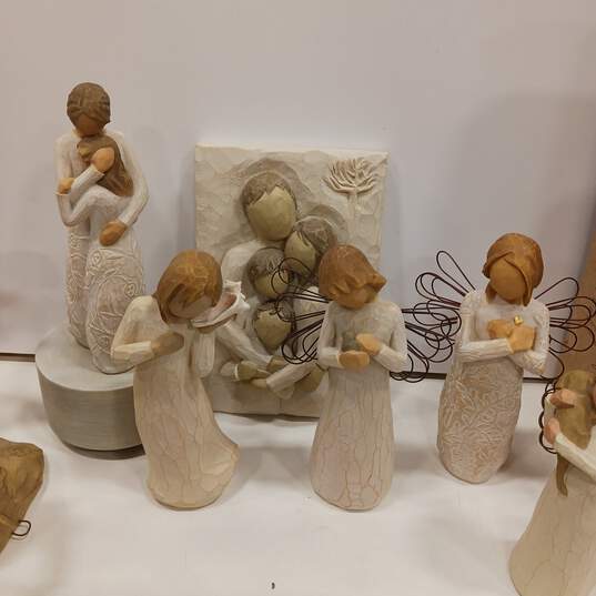 15pc Bundle of Assorted Willow Tree Figurines image number 3