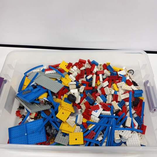 8lbs Lot of Assorted Lego Building Bricks image number 2