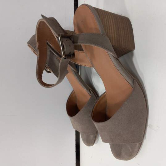 Women's Taupe 'Acu23 Ema' Heels Size 8 image number 3