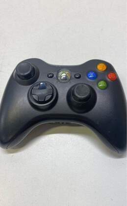 Microsoft Xbox 360 controllers - Lot of 2, Black alternative image