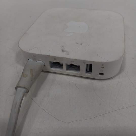 Apple Airport Express 802.11n 2nd Gen Wireless Router Wi-Fi Extender image number 3