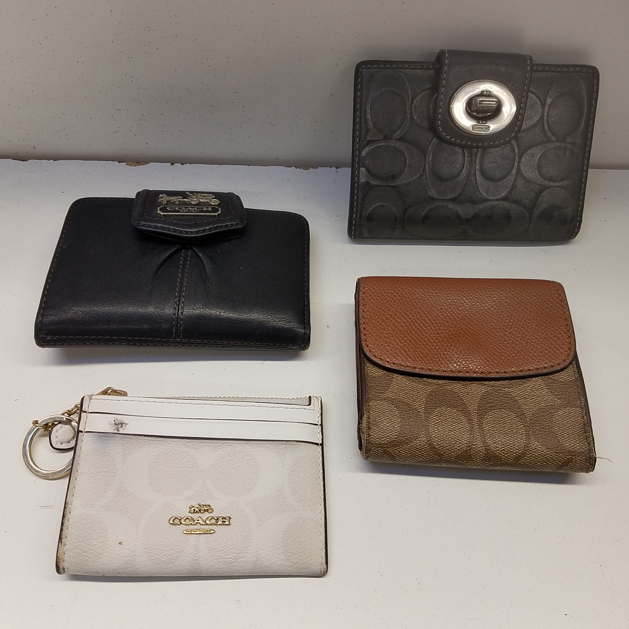 New Coach 🇺🇸 Original CH387 Khaki Pepper Wallet Women Fold Short Purse  Wallet with Full Set of Coach Package , Luxury, Bags & Wallets on Carousell