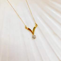 14K Yellow Gold Diamond Accent Pendant Necklace 1.1g alternative image