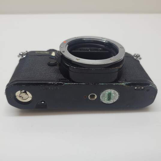Pentax ME SLR Camera Body For Parts/Repair image number 3