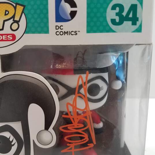 Signed Funko Conquest Exclusive Pop! Harley Quinn #34 Vinyl Figure image number 5