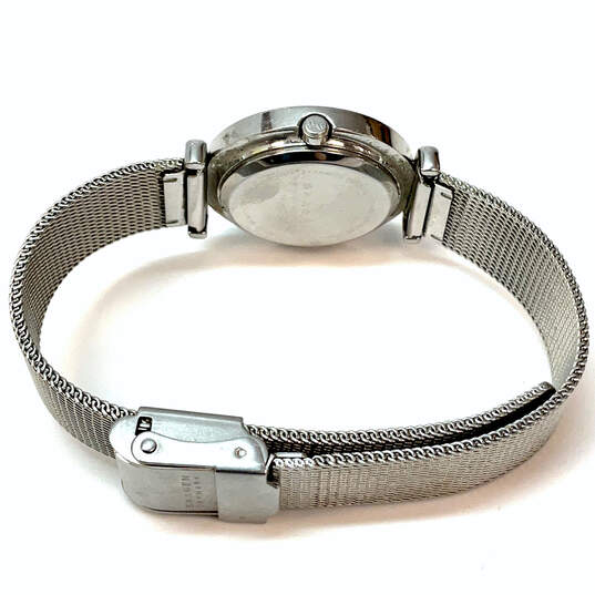 Designer Skagen 107SSSD Silver-Tone Mesh Strap Round Dial Analog Wristwatch image number 4