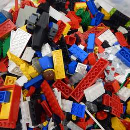 7.3 Lbs. Assorted Vintage Lego Bulk Box alternative image