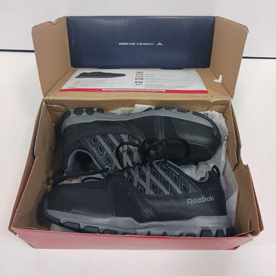 Men's Reebok Black Running Shoes Size 6 in Box image number 1