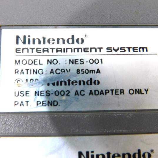 Nintendo NES Console For Parts Or Repair image number 8