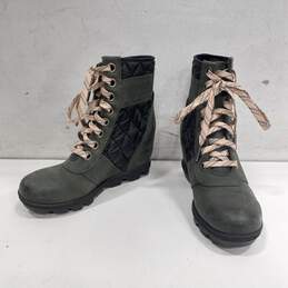 Sorel Wedge Heeled Green, Black, And Beige Boots Size 5