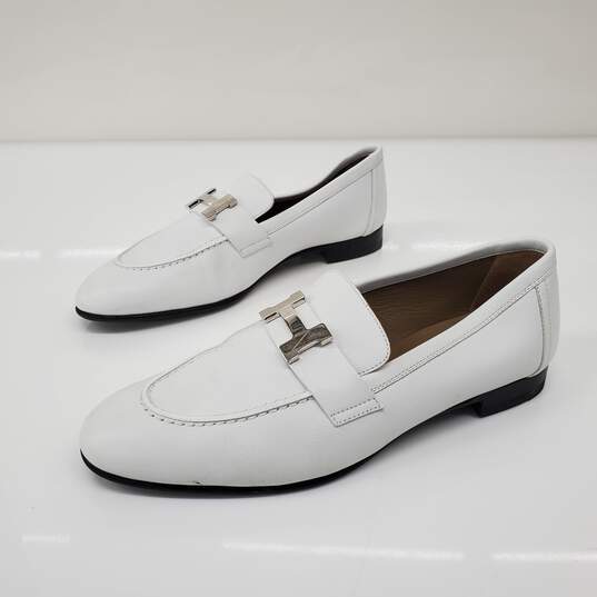 Hermès Women's White Leather Loafers Size 36.5 EU (6 US) AUTHENTICATED image number 3