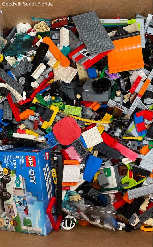 Lot Of Assorted Lego Multicolor Mixed Bricks Blocks Building Toy Game 34 Lbs image number 1