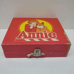 Vintage Annie Suitcase Turntable for P/R 1982