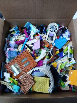 7 lbs of Assorted Lego Pieces