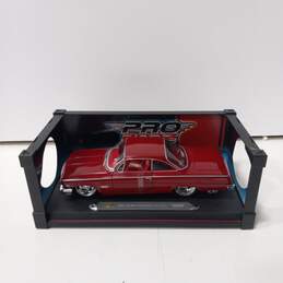 Red Maisto 1962 Chevrolet Belau Pro Rodz Model Car On/In Base/Case