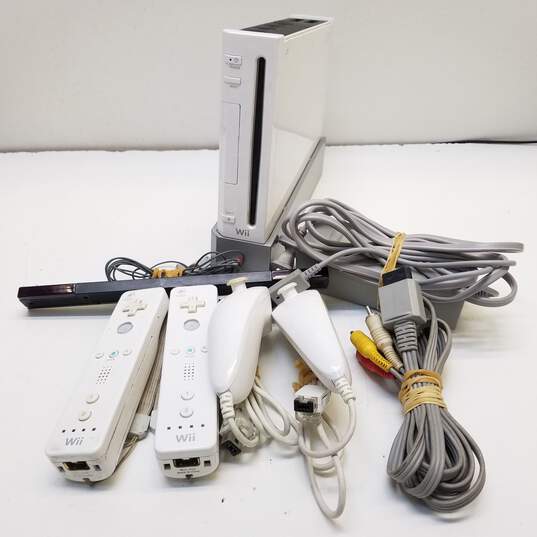 The most useless Wii accessories, The GoNintendo Archives