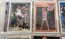 New York Knicks Basketball Cards alternative image