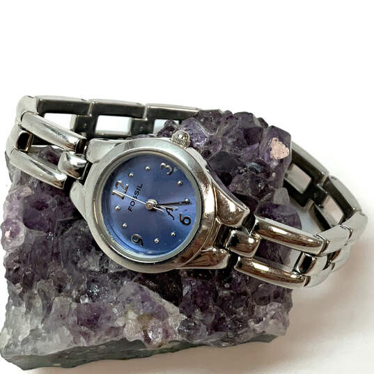 Designer Fossil ES-9090 Silver-Tone Strap Round Blue Dial Analog Wristwatch image number 1