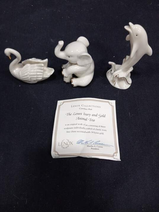 4 Lenox Ivory & Gold Porcelain Figurines In Box image number 7