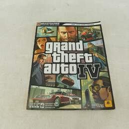 Grand Theft Auto IV & San Andres Official Game Strategy Guide Bundle alternative image