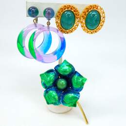 VNTG Trifari & Unsigned Blue Green Lucite & Enamel Jewelry