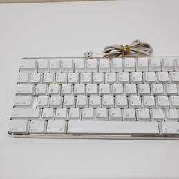 Apple Keyboard A1048 Wired Keyboard For Parts/Repair- Untested alternative image