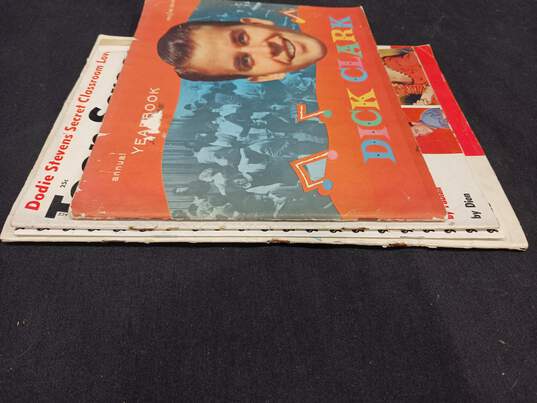 Bundle of 4 Assorted DIck Clark Yearbooks & Teen Screen Books image number 3