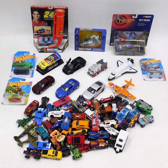 Lot of Die Cast Cars 2000s & Newer Hot Wheels Matchbox Maisto NASCAR Some Sealed image number 1