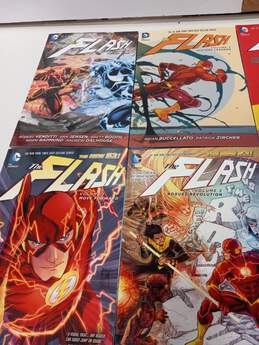 6pc Bundle of DC Comics The Flash Graphic Novels alternative image