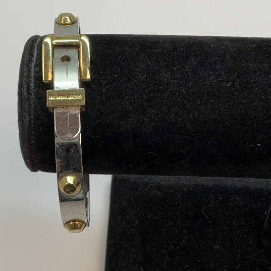 Designer Michael Kors Two-Tone Hinged Buckle Round Shape Bangle Bracelet image number 1