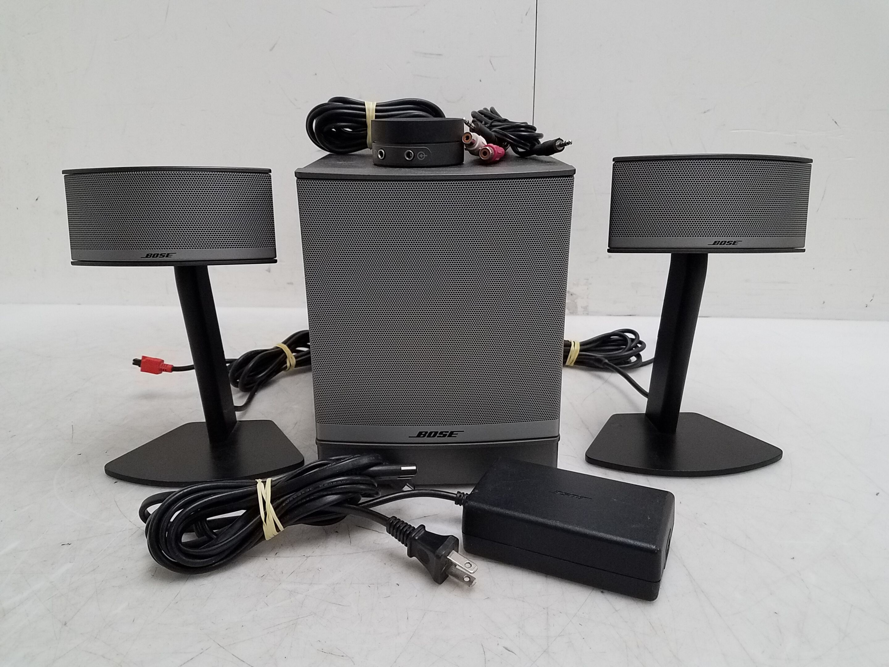 Buy the Bose Companion 5 Multimedia Speaker System | GoodwillFinds