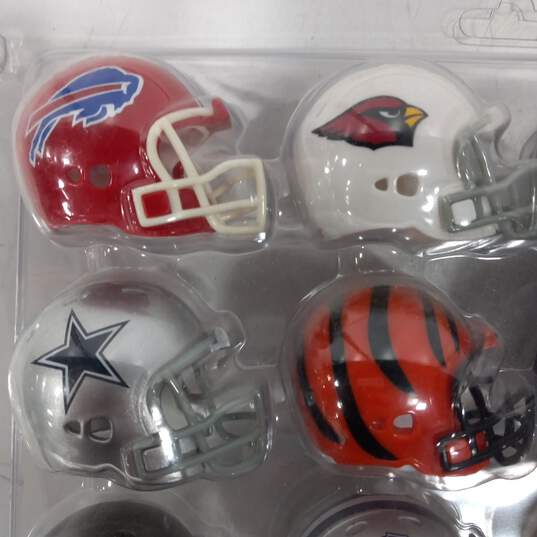 Lot Of 18 NFL Mini Helmet Collectibles image number 4