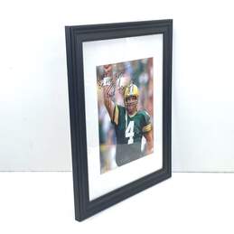 Signed, Framed & Matted 8" x 10" Photo of of Brett Favre - Greenbay Packers