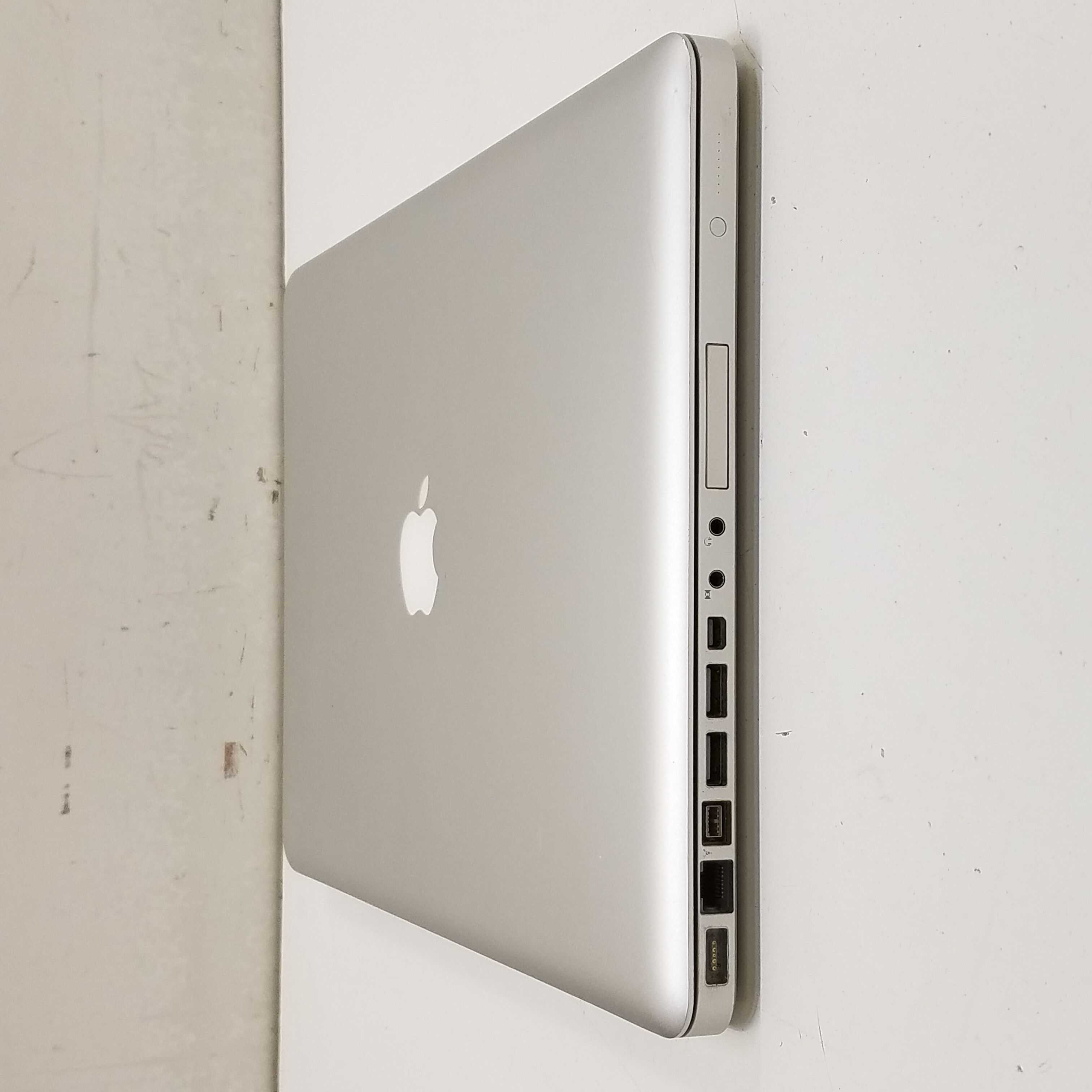 Buy the Apple MacBook Pro (15-in, Mid 2010) | A1286 | GoodwillFinds