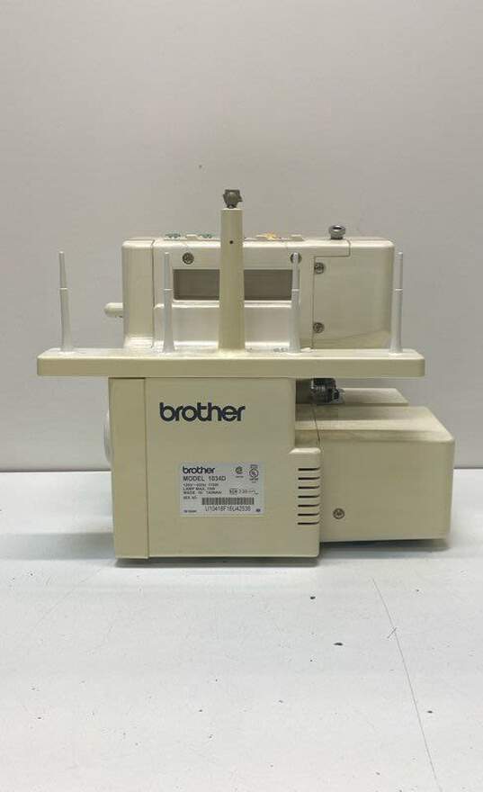 Brother LOCK 1034D Serger image number 3