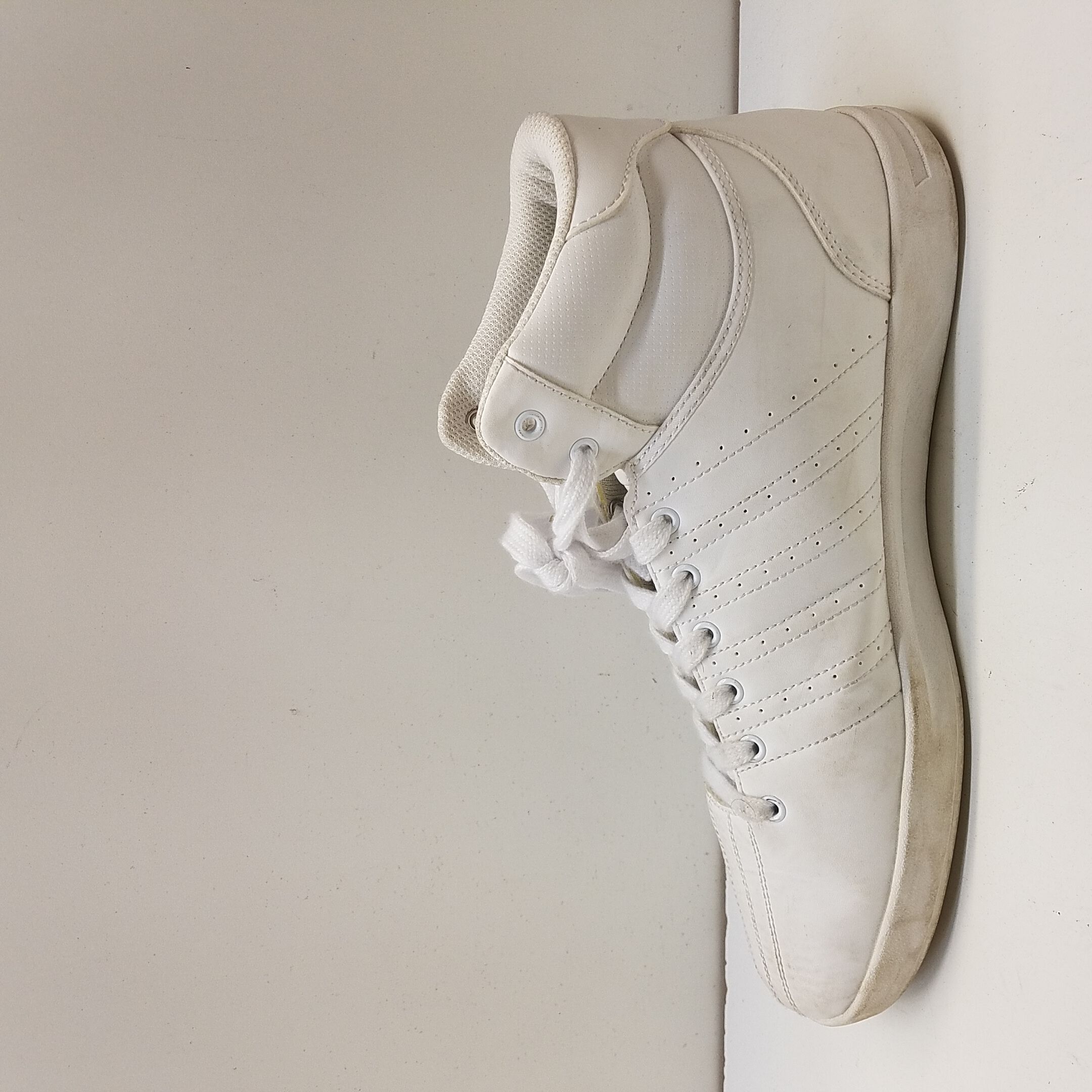 K-Swiss White High-Top Sneakers Men's US Size 11
