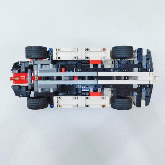 LEGO Technic 42137 Formula E Porsche 99x Electric image number 5
