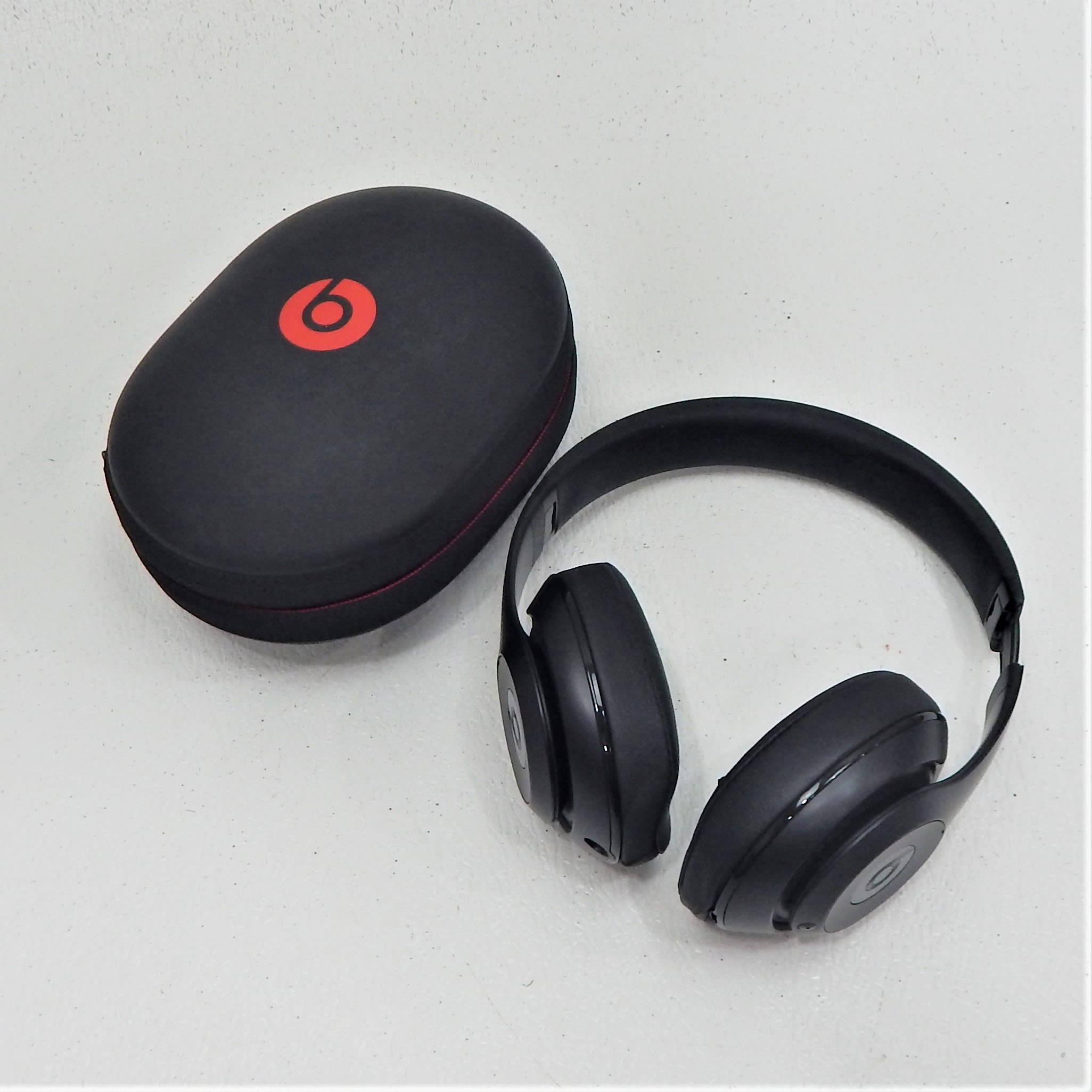 Buy the Beats By Dre Studio 2 Wireless Bluetooth Over the Ear